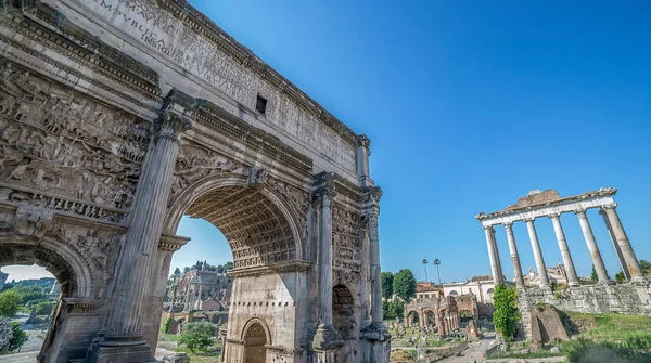 Arco de Septimio Severo dentro del Foro Romano. Roma — Foto de Stock