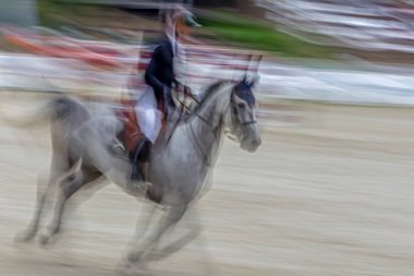 Hareketli binici ve at atlama, soyut resimle