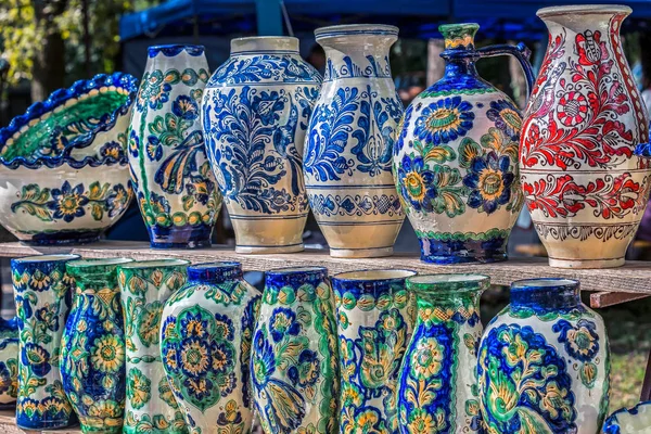Romanian traditional ceramic in the vases form — Stock Photo, Image
