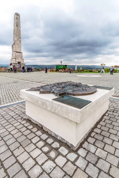 Alba Iuli, şehir ve granit Dikilitaş sembolik bronz Haritası