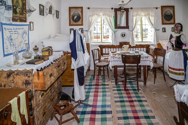 Interior em uma fazenda de etnias sérvias na região do Banat — Fotografia de Stock