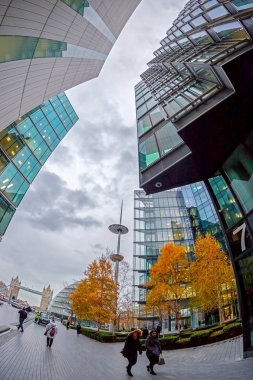 Modern ve muhteşem ofis binaları daha Londra Riverside'da