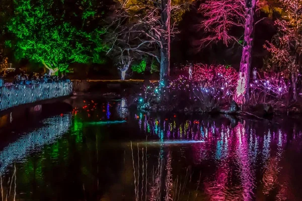 Εικαστική θέα στο Kew Gardens, διακοσμημένη και φωτισμένη κοντά — Φωτογραφία Αρχείου