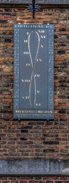 Inscription with Greenwich noon dial on the Royal Observatory wall — Stock Photo, Image