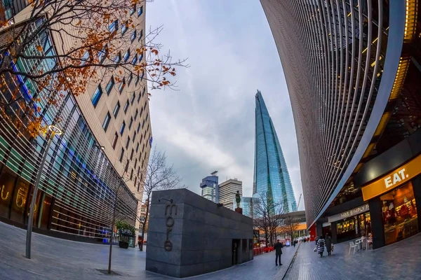 Edifícios de escritórios espetaculares em Mais Londres Riversid, Londres — Fotografia de Stock