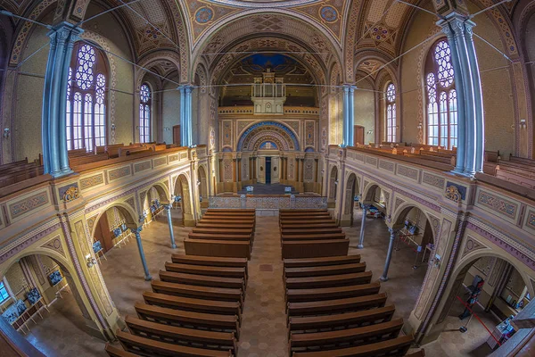 Внутри Сионской неврологической синагоги, Орадея, Румыния — стоковое фото