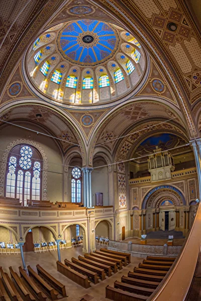 Dentro de la Sinagoga Neolog Zion. Oradea, Rumania — Foto de Stock