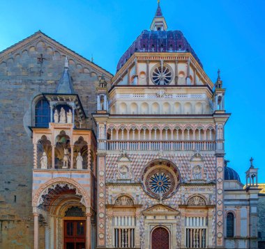 Santa Maria Maggiore Bazilikası 'ndan cephe bölümü, Bergamo, ben