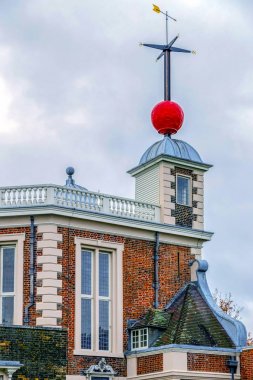 Red time ball on top the octagon room of the Royal Observatory i clipart