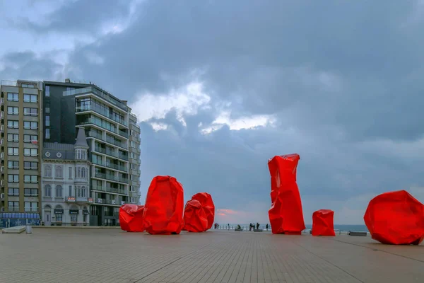 City embankment with famous sculpture in Ostend, Belgium — Stock Photo, Image