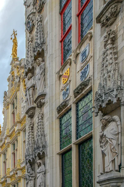 Détail de façade à la mairie de Bruges, Belgique — Photo