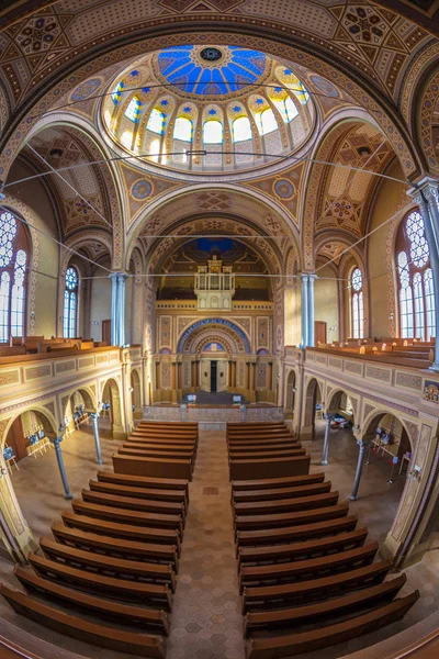 All'interno della Sinagoga di Neolog Sion. Oradea, Romania — Foto Stock