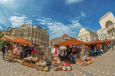 Sokak Paskalya gelen yönlerini Fuar geleneksel ürünleri ile bir