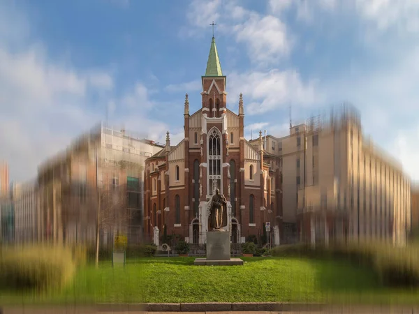 Le sanctuaire de San Camillo De Lellis à Milan — Photo