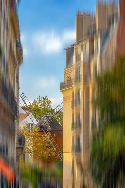 View with old restaurant with windmill Moulin de la Galett, Pari — Stock Photo, Image