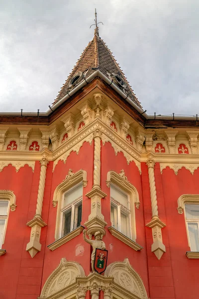 Detalhe da arquitetura em estilo art nouveau em um edifício em Subo — Fotografia de Stock