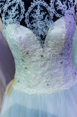 ayrıntılı bir gelinlik