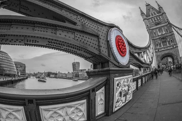 Vista della città di Londra sul Tamigi dal Tower Bridge — Foto Stock