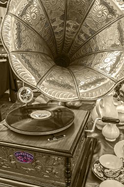 gramofon 1
