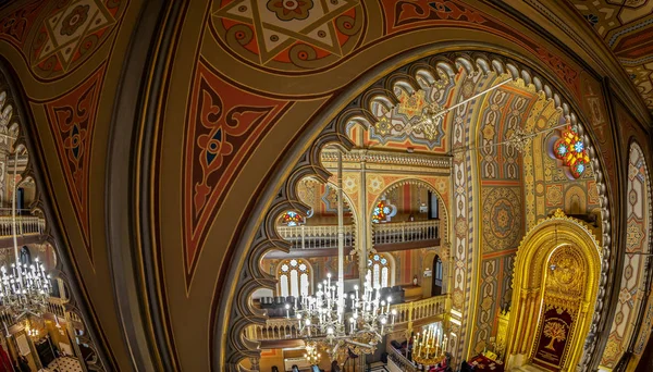 Dentro da sinagoga Choral Temple, Bucareste, Roménia — Fotografia de Stock