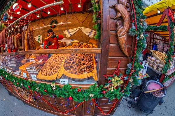 Feria de Navidad con productos tradicionales de Maramures, Rumania —  Fotos de Stock