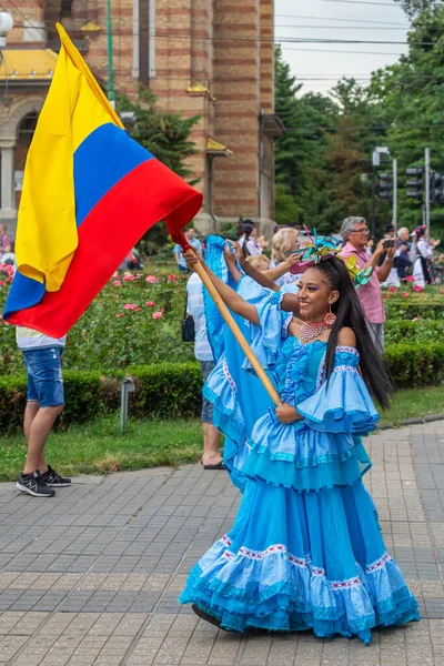 Táncos nő Kolumbiából a népviselet — Stock Fotó