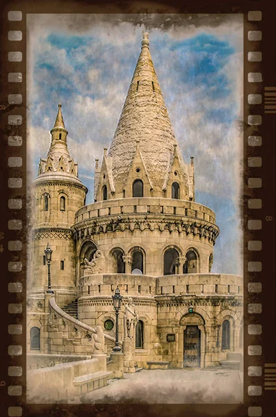 Old photo with Fisherman's bastion at Buda Castle in Budapest, H — Stock Photo, Image