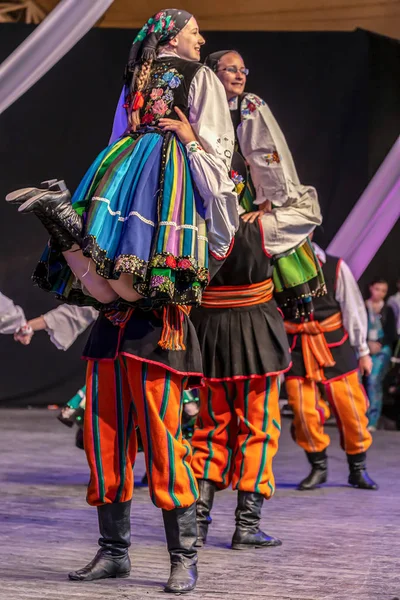 Dancers from Poland in traditional costume — Stock Photo, Image