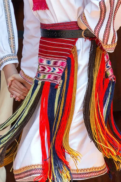 Detalle del traje popular serbio para mujer —  Fotos de Stock