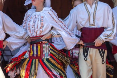 İşlemeli Sırp halk kıyafetlerinin ayrıntıları
