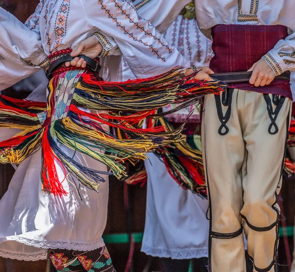 Detalj Serbiska Folkdräkter Med Mångfärgade Broderier — Stockfoto