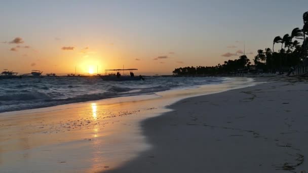 Zachód Słońca Dominikańskiej Plaży Punta Cana — Wideo stockowe