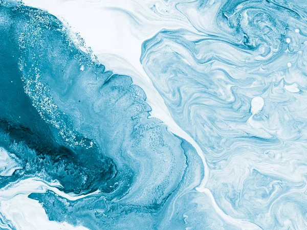 Синий с серебристым креативным фоном, выкрашенный вручную, мраморный — стоковое фото