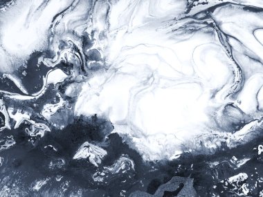 Siyah ve beyaz soyut el boyası arka plan, mermer dokular, soyut okyanus, tuvalde akrilik boya. Modern sanat. Çağdaş sanat.