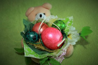Çiçek yumurta Paskalya yumurtaları ile