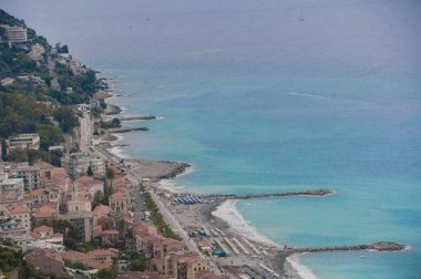 bina yüksekliği ile okyanus plaj kumu