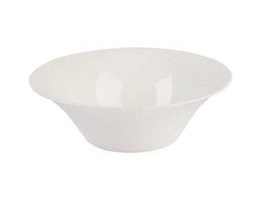 Beyaz bir arka plan üzerinde lüks güzel beyaz seramik tabak