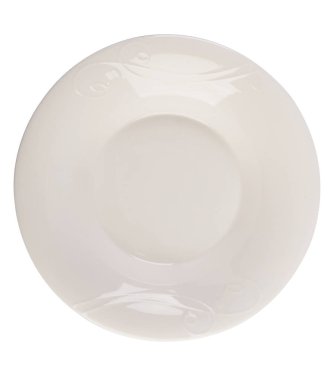 Beyaz bir arka plan üzerinde lüks güzel beyaz seramik tabak