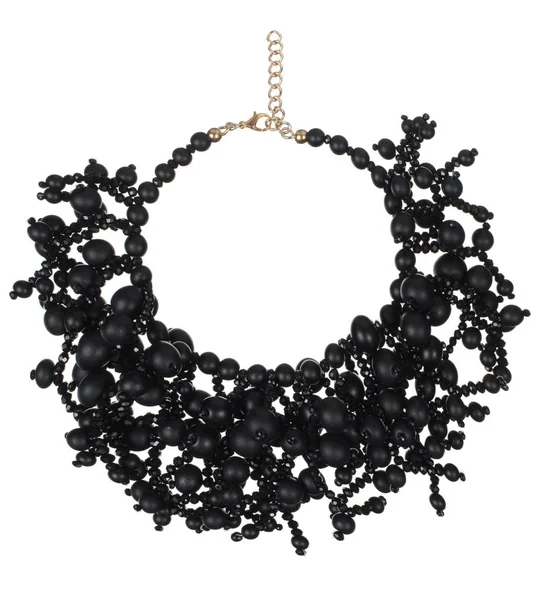 Belo luxo enorme colar preto isolado das mulheres de correntes, pérolas, contas em um fundo branco — Fotografia de Stock