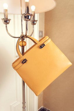 Bir güzel lüks deri bayanlar sarı çanta güzel sütyen ağırlığında