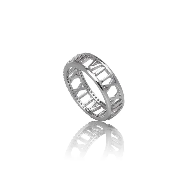 Gioielli di lusso in argento anello numeri romani su sfondo bianco — Foto Stock