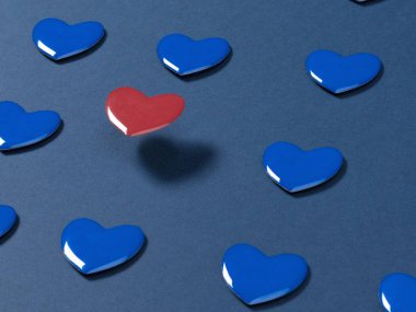 Mavi ve kırmızı renk mock-up düzeni örneği, marka kimliği üzerinde mavi bir arka plan için bir şablon. Sunumlar ve portföy grafik tasarımcıları için. kalp simgeler