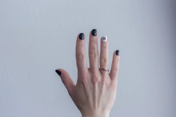Code Manicure Vrouwelijke Sierlijke Handen — Stockfoto