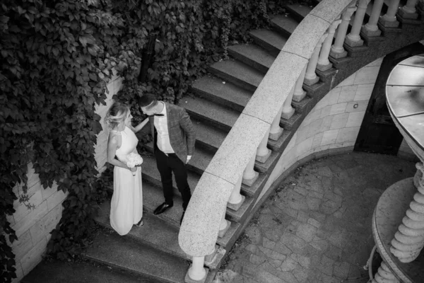 Hermosa Pareja Boda Recién Casados Están Disfrutando Boda —  Fotos de Stock