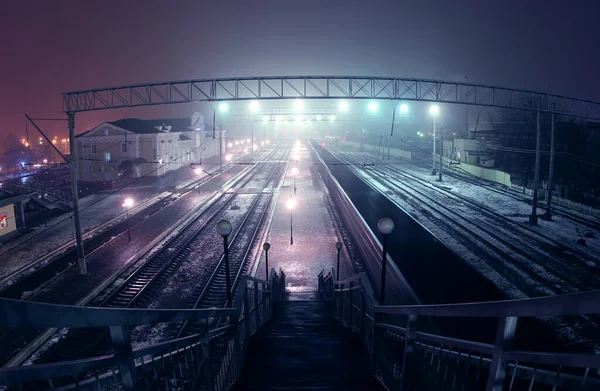 Stacja Nocna Pociąg Towarowy — Zdjęcie stockowe