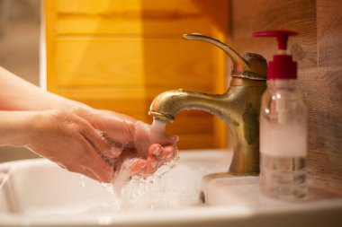 Sabun, temizlik ve hijyenle el yıkama.