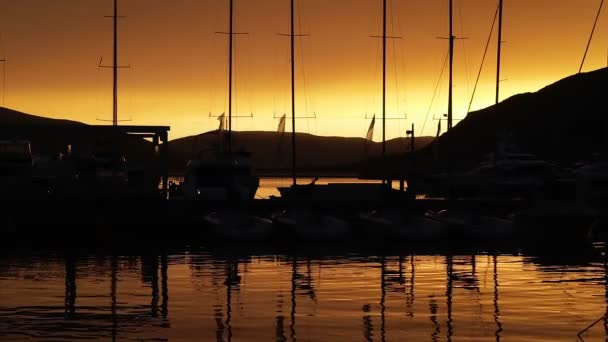 Zachód słońca jacht Marine — Wideo stockowe