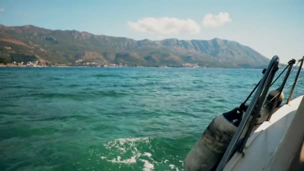 モンテネグロのアドリア海の島々 への船旅 — ストック動画