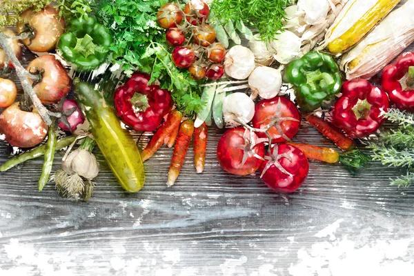 Mieszane warzywa na desce, pojęcie zdrowego odżywiania — Zdjęcie stockowe