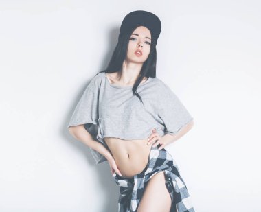 Genç güzel dansçı Studio vintage filtrede poz